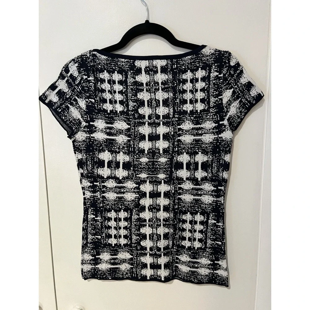 Carmen Marc Valvo Women's Knit Top Navy White Size Small - Picture 3 of 3